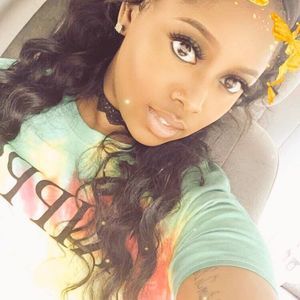 Meet your Posher, Nicole